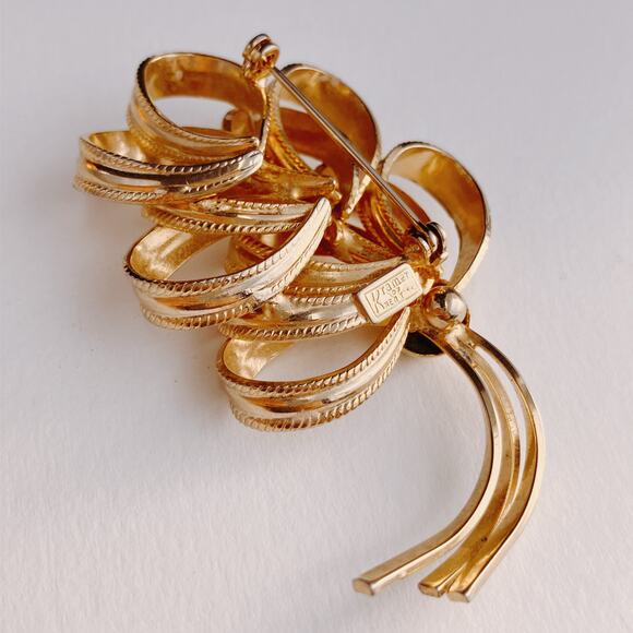 VTG Signed Kramer Mid Century Gold Tone Dimensional Ribbon Bow Brooch - Picture 9 of 12